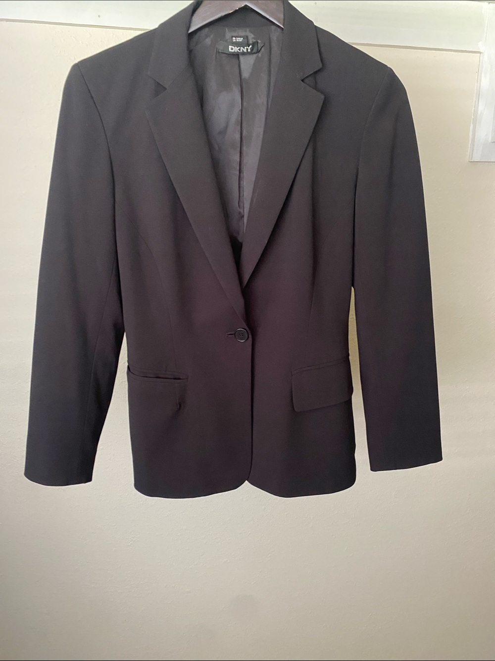 DKNY Black Single-Button Women's Blazer. Size 4